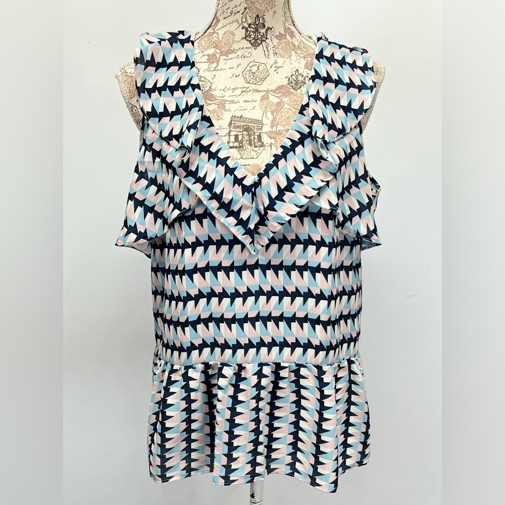 🛍️PARKER Navy,light blue & pink geometric print shoulder cutout blouse‎ size M.